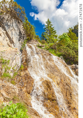waterfall 27471978