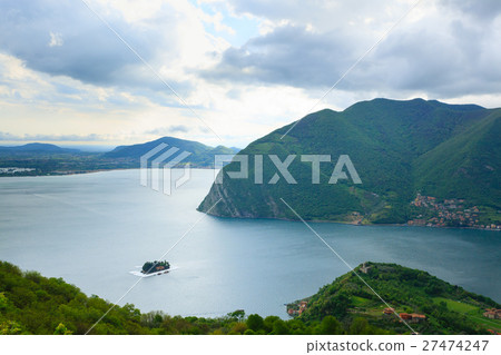 Lake panorama from "Monte Isola", Italy 27474247