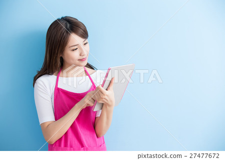 beauty housewife take tablet beauty housewife take tablet 27477672