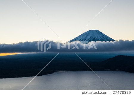 Mt.Fuji晨光1000日元法案(Motosu Lake Nakanokura Pass)拍攝於2016年12月拍攝的富士山 Mt.Fuji晨光1000日元法案(Motosu Lake Nakanokura Pass)拍攝於2016年12月拍攝的富士山 27478559