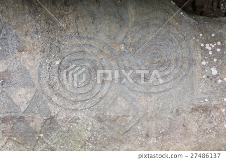 Newgrange, Bru na Boinne Newgrange, Bru na Boinne 27486137