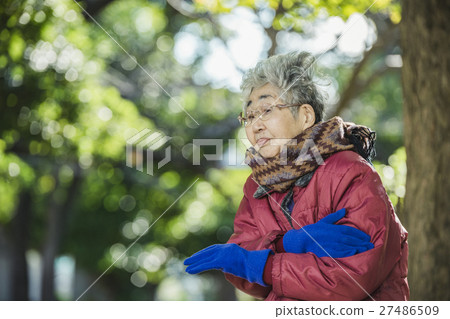 Senior female to meet 27486509