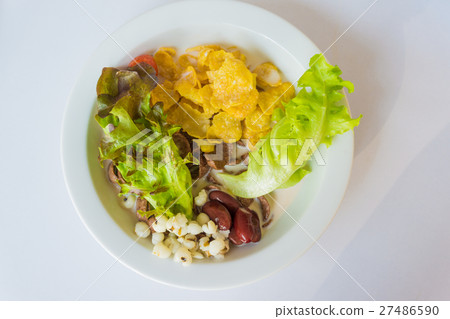 Green Oak and Red Oak salad with sereal Green Oak and Red Oak salad with sereal 27486590
