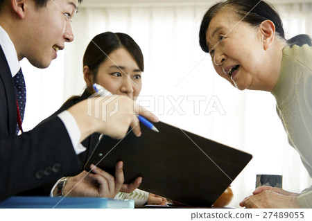 Counseling for elderly living alone 27489055