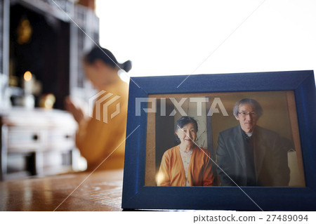 Elderly people living alone Photos memories 27489094
