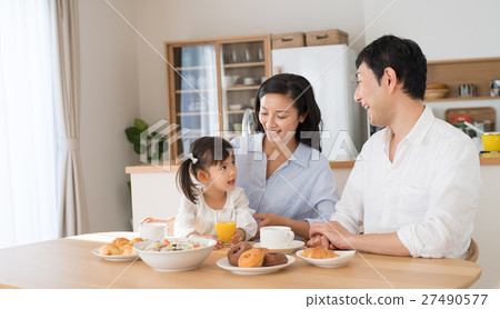 圖庫照片: 家人 早餐 生活