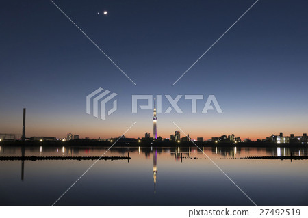 Tokyo City Scenery Twilight Twilight Twilight Tokyo Sky Tree Light Up Moon and Venus 27492519