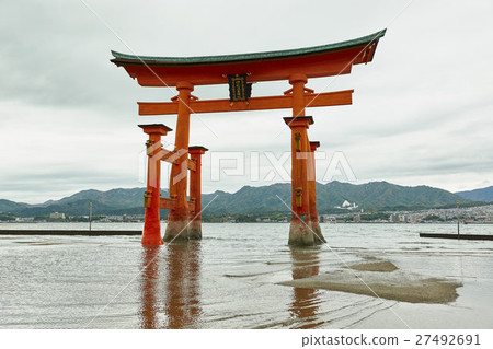 Miyajima · Itsukushima Shrine's Otorii, Hiroshima Prefecture Miyajima · Itsukushima Shrine's Otorii, Hiroshima Prefecture 27492691