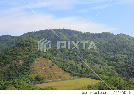 the Retaining wall at lam tin 27495006