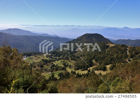 Yamada ranch and autumn leaves 27498505