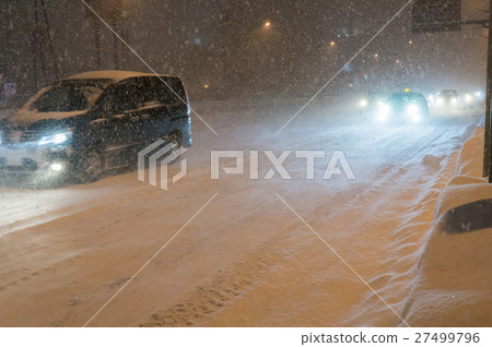 Nighttime traffic 27499796