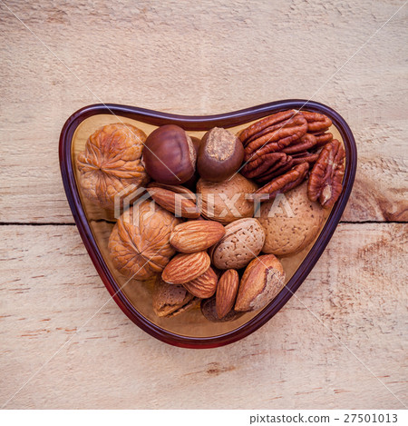 Selection food sources of omega 3 . Selection food sources of omega 3 . 27501013