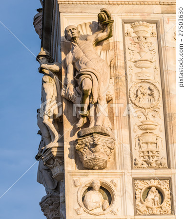 Pavia Carthusian monastery statues Pavia Carthusian monastery statues 27501630