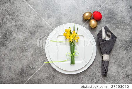 Easter table decoration cutlery, eggs flowers Easter table decoration cutlery, eggs flowers 27503020
