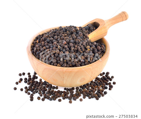 peppercorn in wood bowl with scoop 27503834