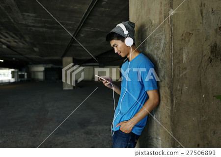 Breakdance Movement Teenagers Trendy Lifestyle Concept Breakdance Movement Teenagers Trendy Lifestyle Concept 27506891