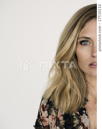 Attractive Woman Casual Caucasian Confident Concept Attractive Woman Casual Caucasian Confident Concept 27510210