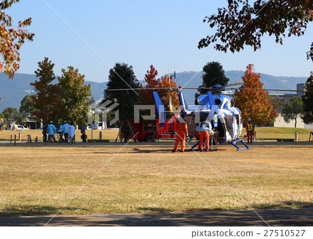 患者分娩到德島縣的直升機醫生到Uzushio Sanport Takamatsu 27510527