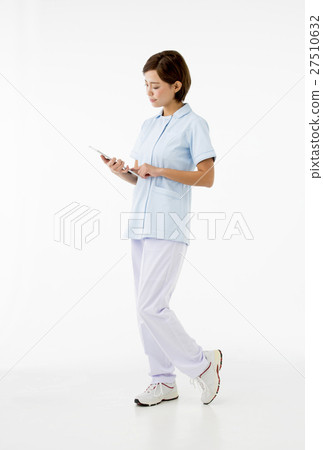 Japanese women in their twenties 27510632