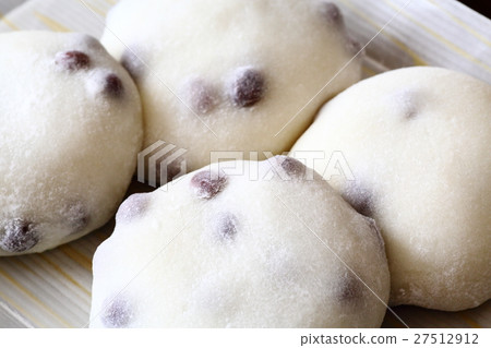 Bean Daifuku 27512912