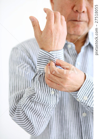 Lifestyle senior male hand 27518055