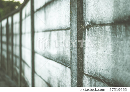 Outer wall 27519663