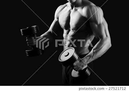Monochrome shots of a male bodybuilder Monochrome shots of a male bodybuilder 27521712