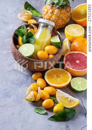 Variety of citrus fruits 27521893