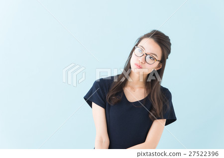 一件女人(藍色背景) 一件女人(藍色背景) 27522396