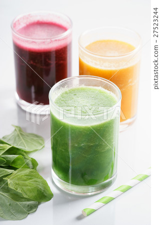 glass of fresh colorful healthy smoothie 27523244