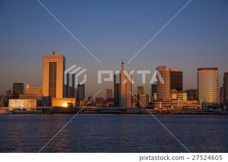 東京在早晨發光 東京在早晨發光 27524605