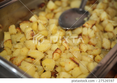 Fried potato slices 27526597