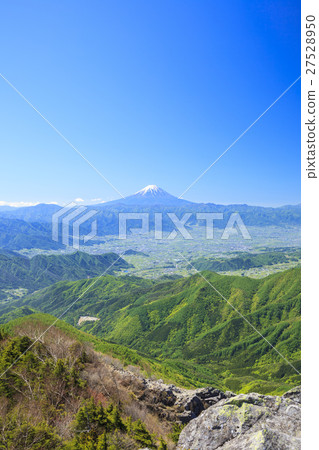 從Dukyusan的山頂和山麓盆地山梨縣山梨縣看到的富士山 27528950
