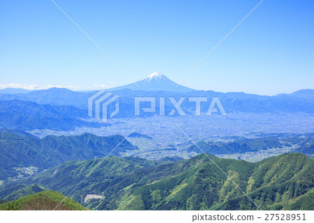 從Dukyusan的山頂和山麓盆地山梨縣山梨縣看到的富士山 從Dukyusan的山頂和山麓盆地山梨縣山梨縣看到的富士山 27528951