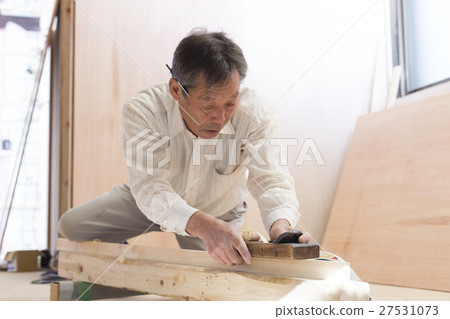 木匠 27531073