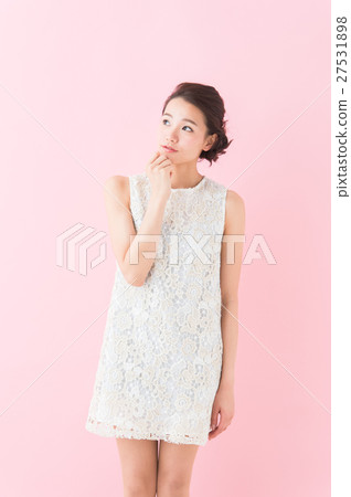 白色的一塊女人 白色的一塊女人 27531898
