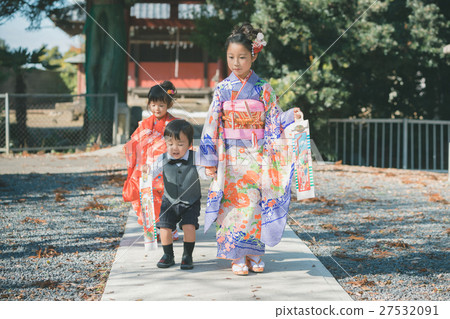 festival day for children of three, five and seven years of age, younger, visiting shrine or temple 27532091