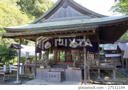 The scenery of a shrine (Kamakura palace) 27532194