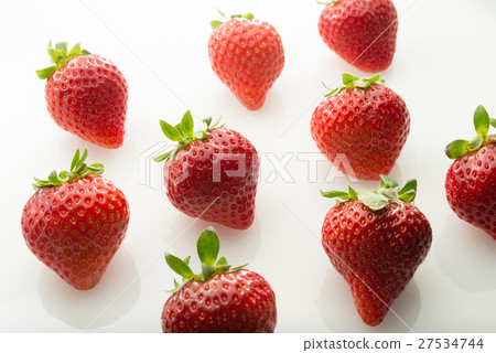 一個草莓 27534744