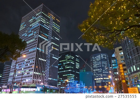 大阪梅田新地交叉路口夜景 27535555