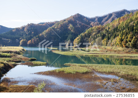 Senboku City, Akita Prefecture Autumn's Treasure Lake 27536855