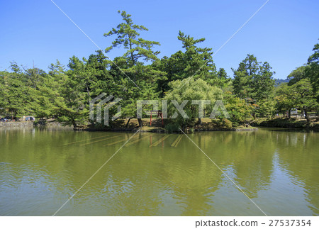 Nara Prefecture · Todaiji Temple · Mirror pond 27537354