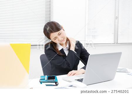 彬彬女人僵硬的脖子 27540201
