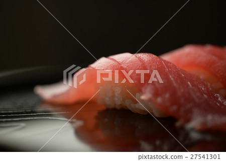 Tuna sashimi sushi sushi sushi sushi sushi Japanese cuisine lacquer lacquer ware Tuna sashimi sushi sushi sushi sushi sushi Japanese cuisine lacquer lacquer ware 27541301