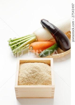 Rice bran and vegetables 27541497