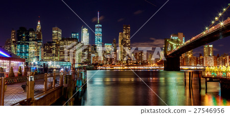 Brooklyn Bridge and Manhattan illuminated lights  27546956