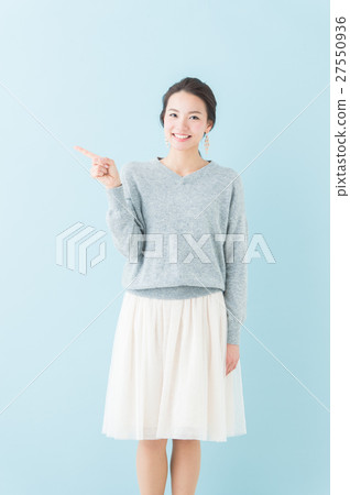 Female 20's (blue background) Female 20's (blue background) 27550936