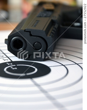 Gun and target 27552922