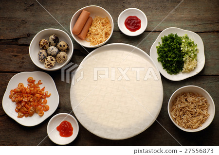 Vietnamese street food, baked girdle cake 27556873