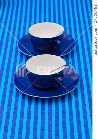 Symmetry  arrangement empty cups of tea  27559461